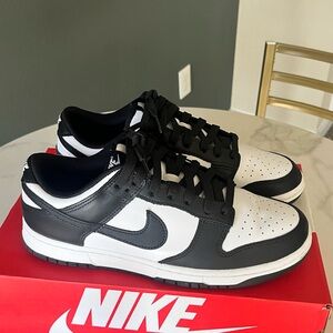 Nike Men's Black White Low-Top Pandas